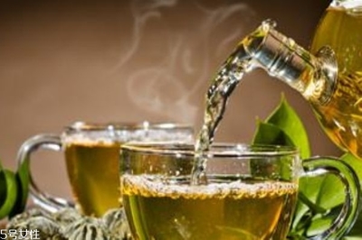 茶叶水可以洗头发吗