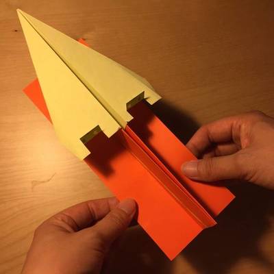 纸飞机图片自动下载