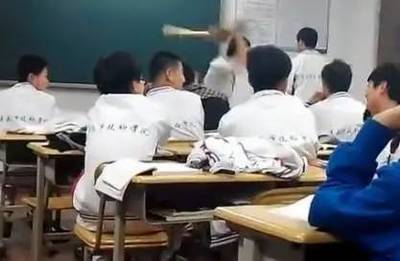 老师打学生犯不犯法