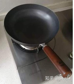 厨房铁锅买什么锅