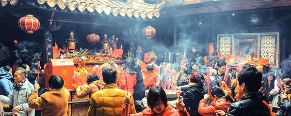 孕妇梦见拜神