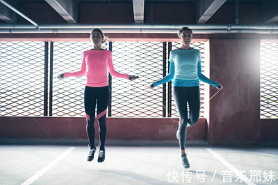 几点跳绳减肥效果最好
