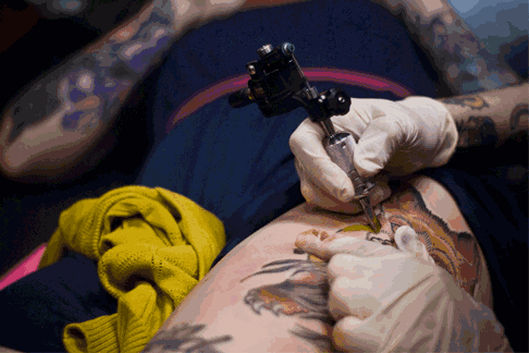 纹身完给的药膏