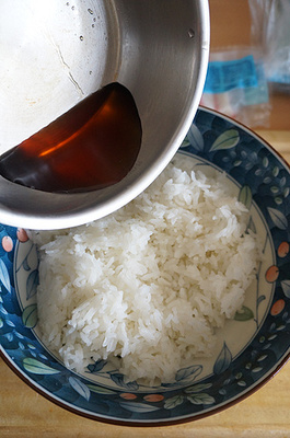 寿司醋什么时候放在米饭里