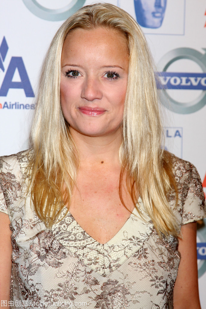 露西·戴维斯_360百科