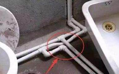 连接马桶的水管漏水