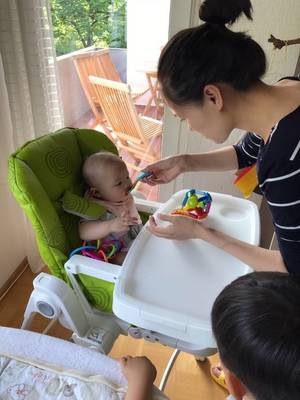 四个月宝宝能靠着坐吗