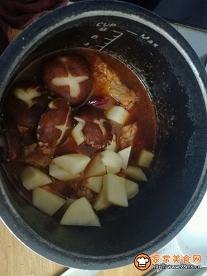 电饭煲炖香菇炖排骨