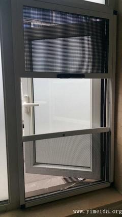 窗框中间吊顶