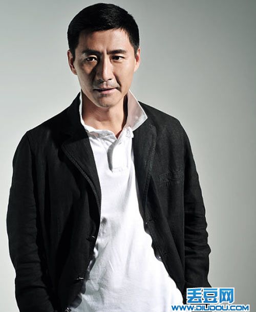 《孤岛飞鹰》燕双鹰扮演者张子健妻子 个人资.