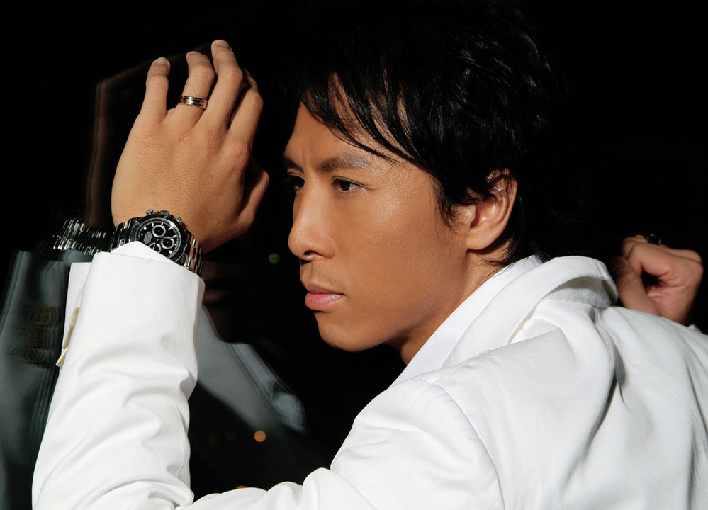 时尚达人甄子丹的封面秀,明明可以靠颜值却偏偏要练功夫