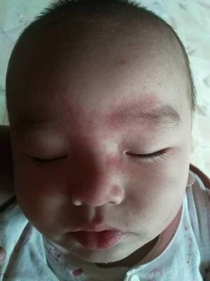 6个月宝宝半夜闭眼哭闹