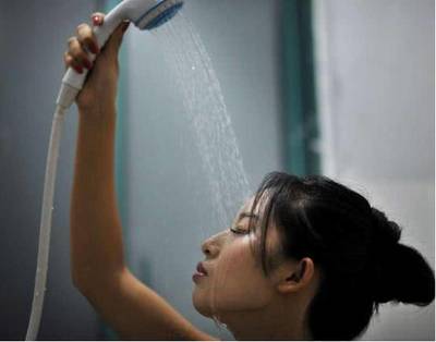 背上长湿毒痘痘擦什么药