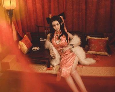 一笑芳香沁cos舞娘
