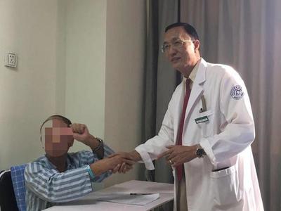 老人脊柱侧弯怎么治疗
