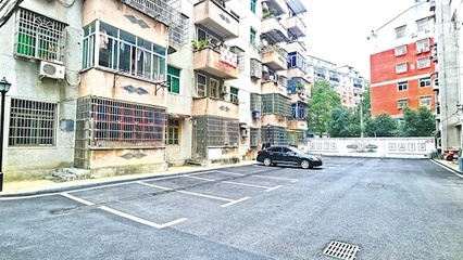 房子前面的空地叫什么