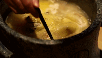 石锅羊肚菌炖鸡汤的做法