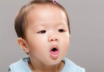 一个月的宝宝有点鼻塞怎么办