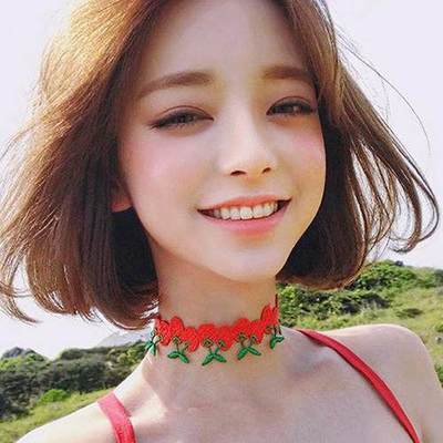 短发怎么扎显脸小