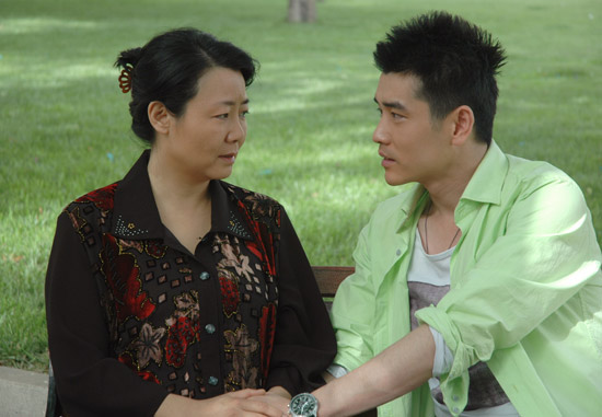 《亲人爱人》萨日娜再演母亲 与赵有亮相儒以.