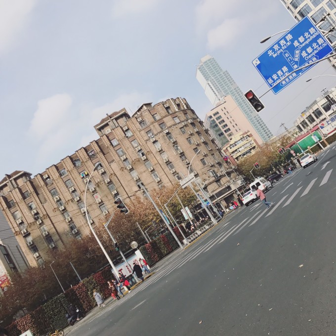 上海延安西路是哪个区