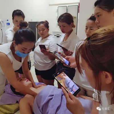 美容院洗脸的步骤