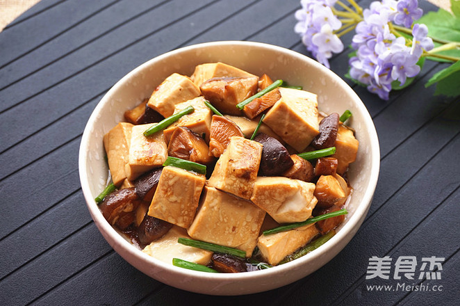 焖香菇豆腐的做法