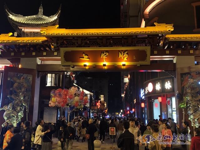 乐山3天慢游：大佛脚下泡古镇