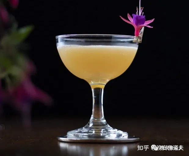 鸡尾酒装饰