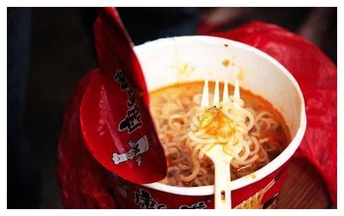 月子可以吃泡面吗
