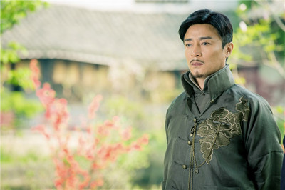 《活色生香》收官 何中华人气高涨备受关注