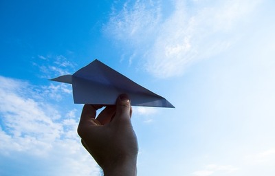 纸飞机该怎么办