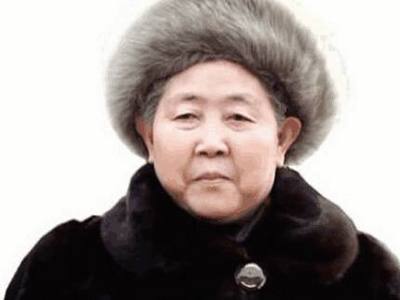 陶华碧面相分析