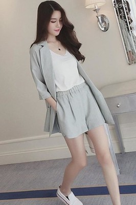 小香风上衣如何搭配