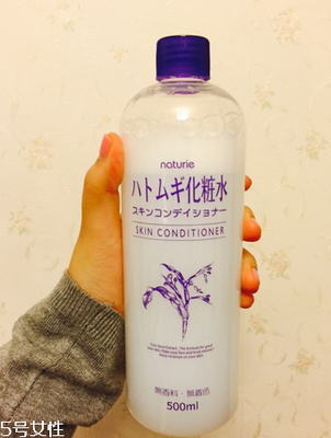 化妆水和水有什么区别