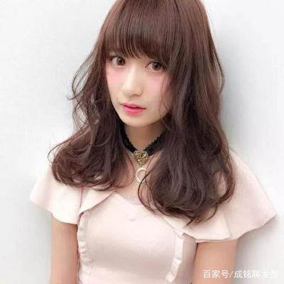 发质硬烫什么发型好看