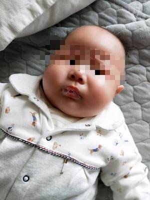 三个月宝宝老吐唾沫怎么回事
