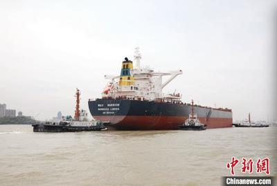 300载重吨船舶