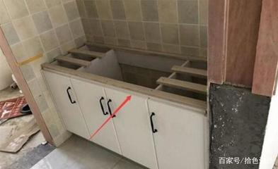 定做的橱柜里面垫什么区别