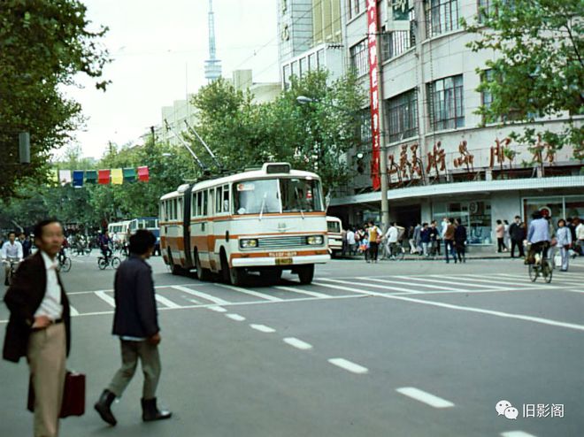 上海延安西路是哪个区