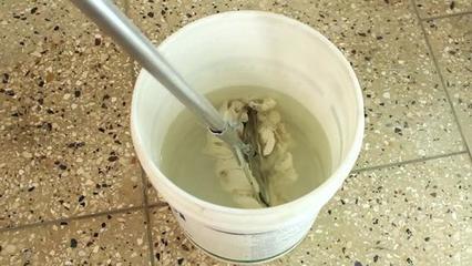 瓷砖拖地后有腥味