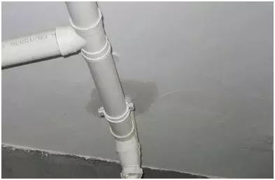 厕所水管漏水