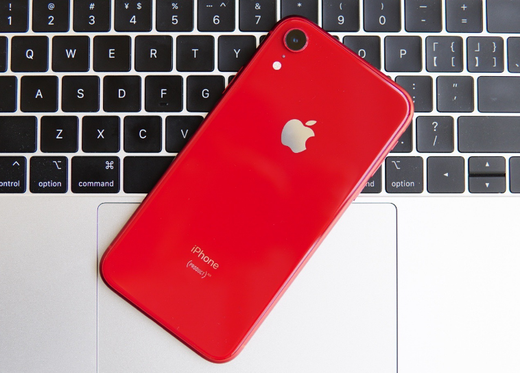 iphone12红色(Iphone12红色手机照片)