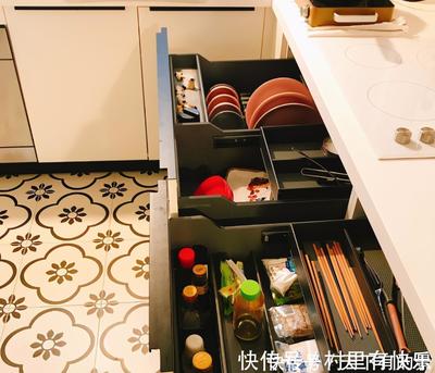 橱柜的抽屉如何拆卸