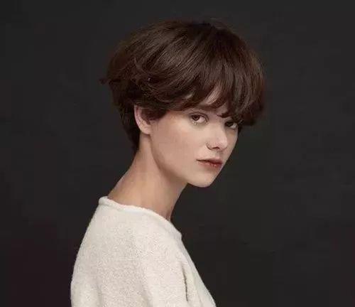 男生短发烫发发型小卷