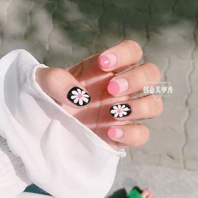 小雏菊美甲