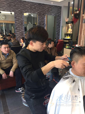 发型师会喜欢上顾客吗