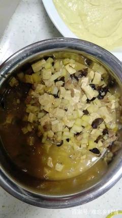 土豆鸡肉香菇木耳的做法