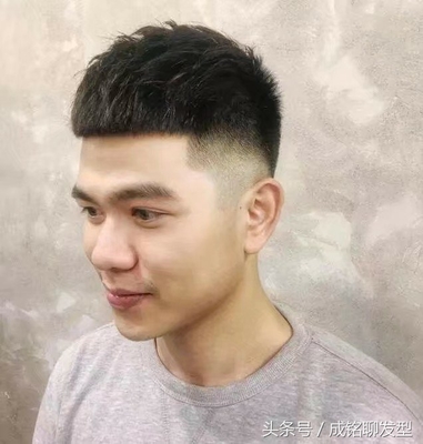 头发硬粗适合的发型