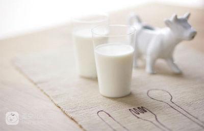 肋骨骨折的人骨折可以喝牛奶吗喝纯牛奶吗?